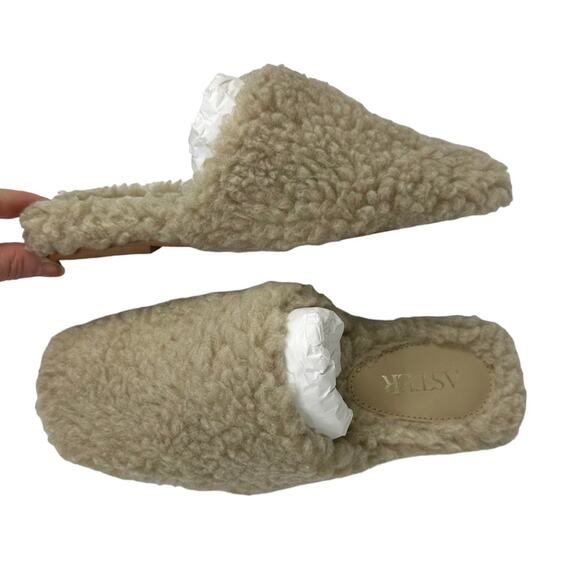 New ASTER Faux Sherpa Flat Slides Size 5 US Designer - Picture 7 of 8